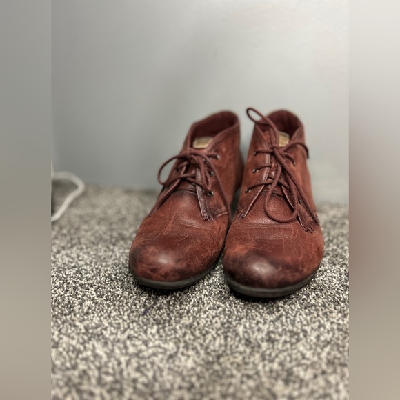 VTG Cobb Hill Distressed Red Leather Booties - Picture 3 of 10